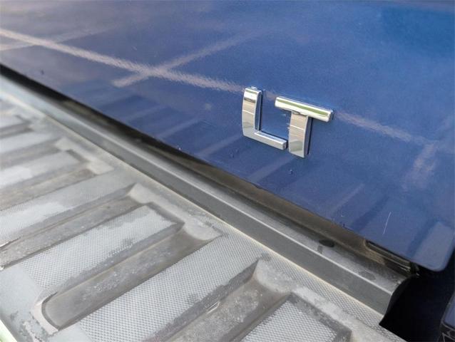 Photo of 2016 Deep Ocean Blue Metallic Chevrolet Silverado 1500