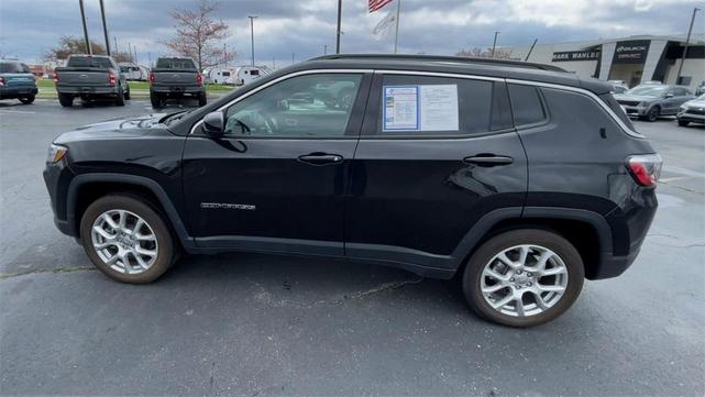 Photo of 2023 Diamond Black Jeep Compass