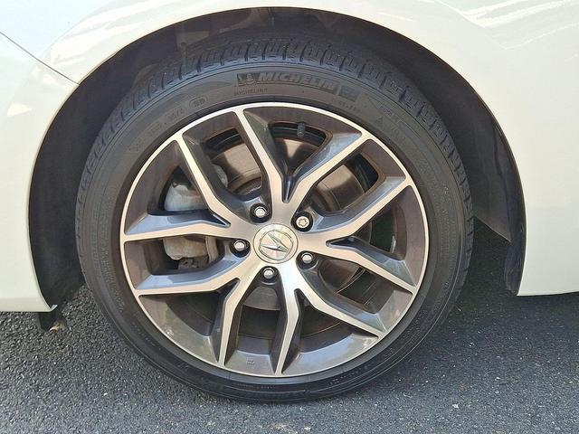 Photo of 2019 Platinum White Pearl - WH Acura ILX