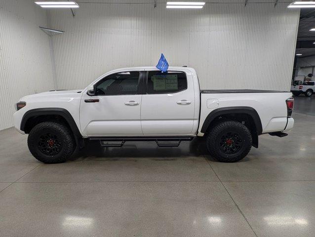 Photo of 2018 Super White Toyota Tacoma