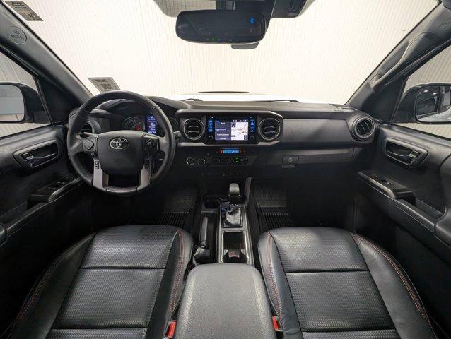Photo of 2018 Super White Toyota Tacoma