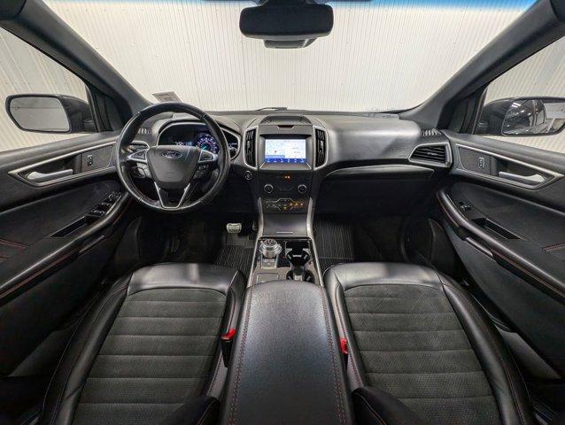 Photo of 2020 MAGNETIC METALLIC Ford Edge