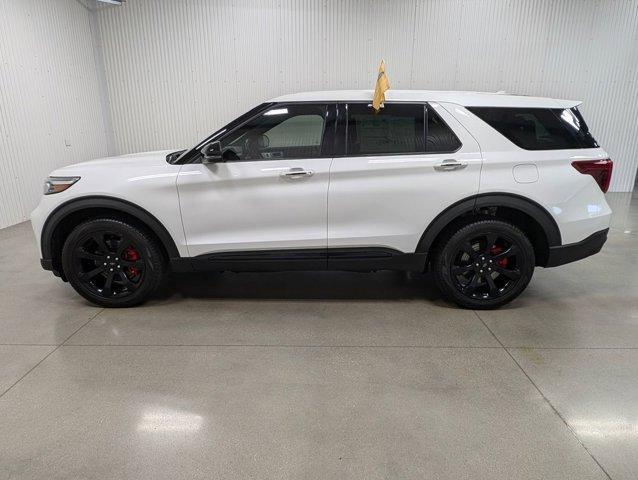 Photo of 2022 STAR WHITE MET TRI-COAT Ford Explorer