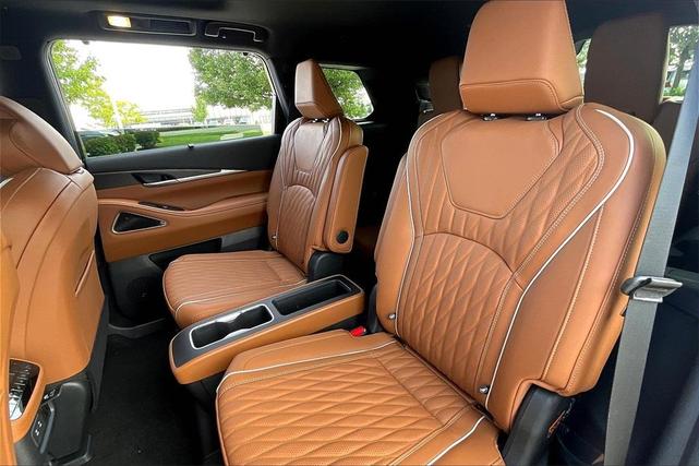 Photo of 2026 Rad Wht INFINITI QX60