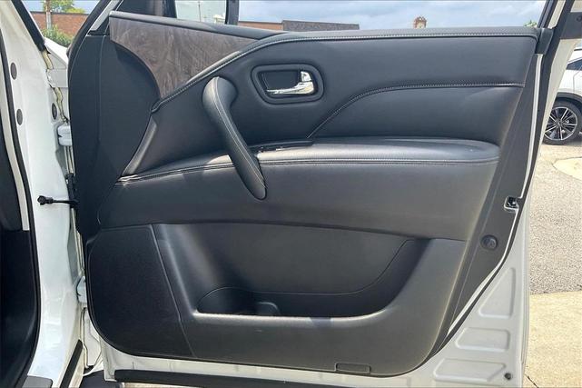 Photo of 2023 Moonstone White INFINITI QX80