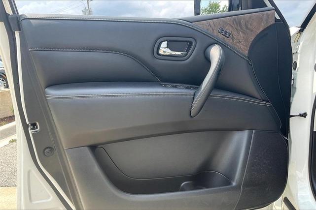 Photo of 2023 Moonstone White INFINITI QX80