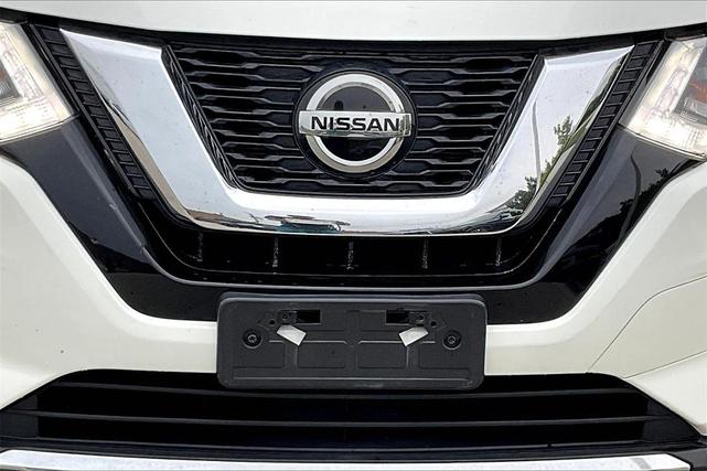 Photo of 2020 Glacier White Nissan Rogue