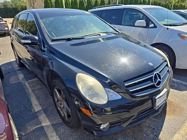 Photo of 2010 Black Mercedes-Benz R-Class