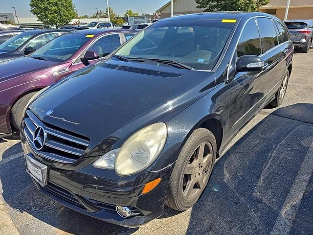 Photo of 2010 Black Mercedes-Benz R-Class