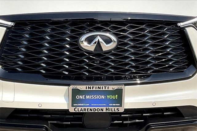Photo of 2025 Majestic White INFINITI QX60
