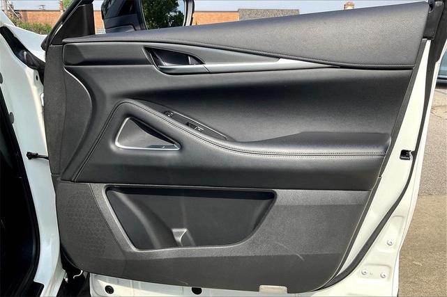 Photo of 2025 Majestic White INFINITI QX60