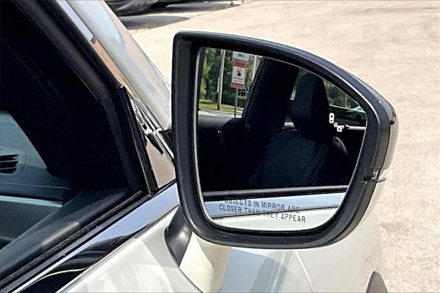 Photo of 2025 Majestic White INFINITI QX60