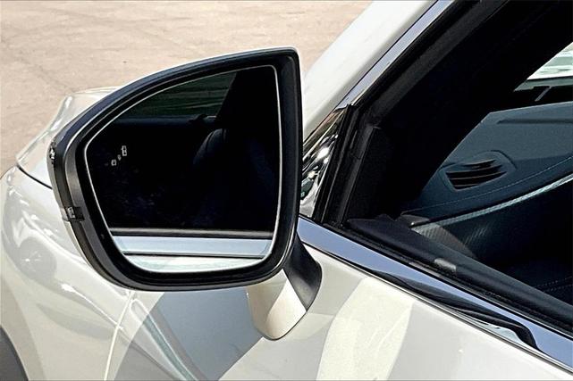 Photo of 2025 Majestic White INFINITI QX60