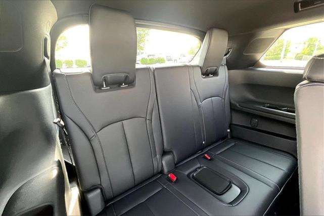 Photo of 2025 Majestic White INFINITI QX60