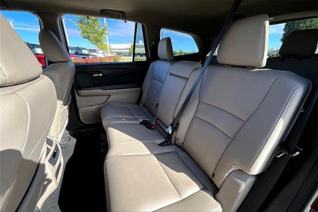 Photo of 2021 Deep Scarlet Pearl Honda Pilot