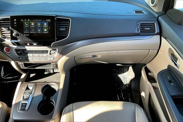 Photo of 2021 Deep Scarlet Pearl Honda Pilot