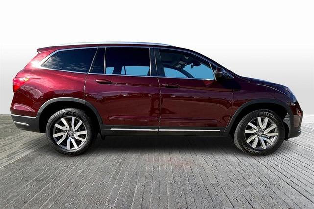 Photo of 2021 Deep Scarlet Pearl Honda Pilot