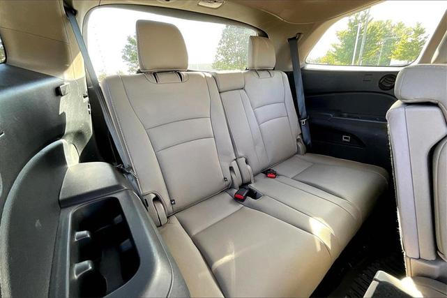 Photo of 2021 Deep Scarlet Pearl Honda Pilot