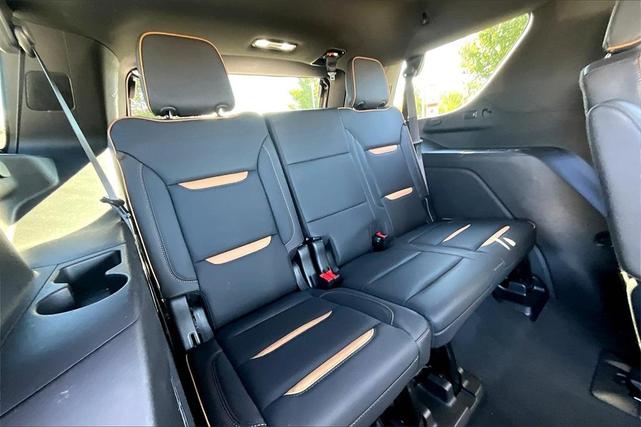 Photo of 2023 Summit White GMC Yukon