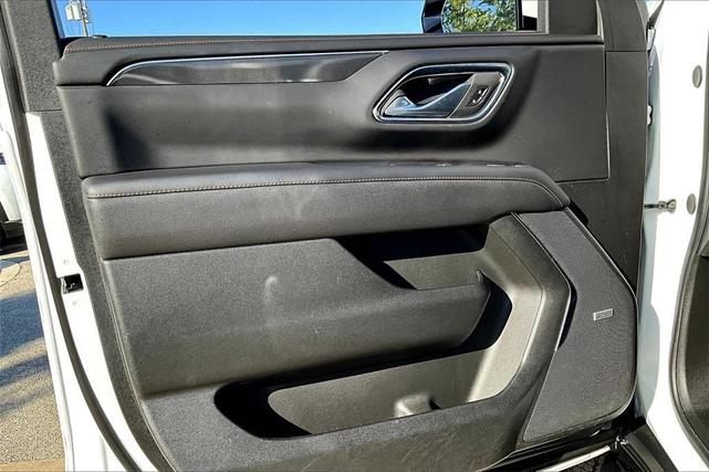 Photo of 2023 Summit White GMC Yukon