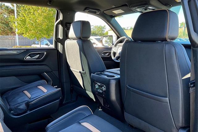 Photo of 2023 Summit White GMC Yukon