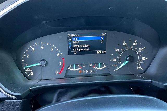 Photo of 2022 Star White Ford Escape