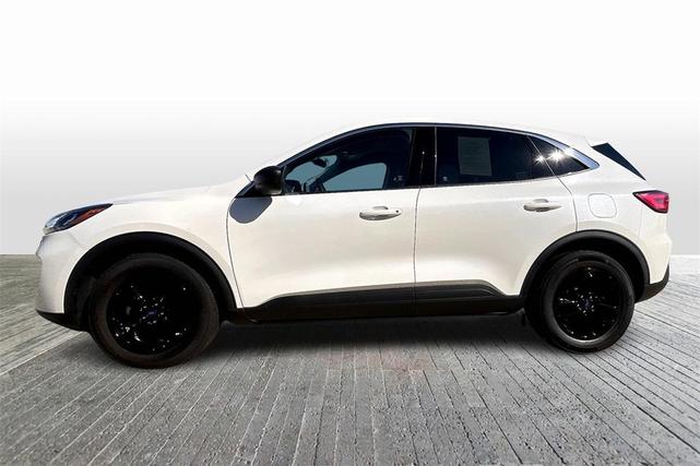 Photo of 2022 Star White Ford Escape
