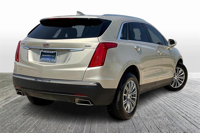 Photo of 2017 Silver Coast Metallic Cadillac XT5