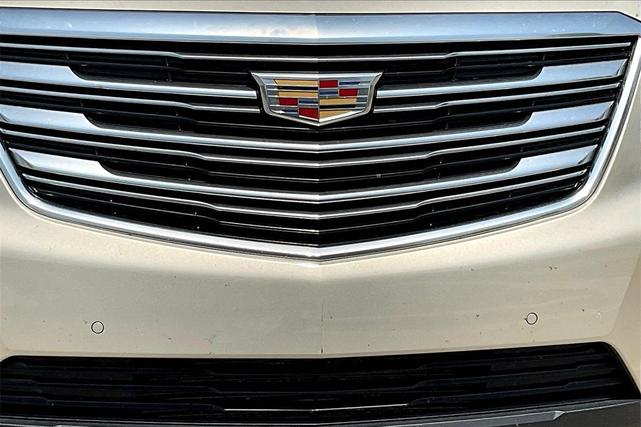 Photo of 2017 Silver Coast Metallic Cadillac XT5