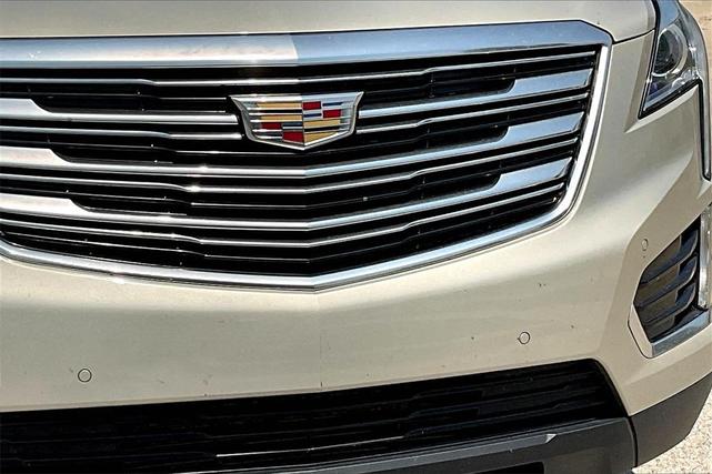 Photo of 2017 Silver Coast Metallic Cadillac XT5