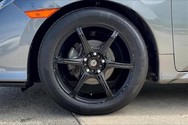 Photo of 2021 Sonic Gray Pearl Honda Civic