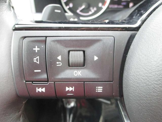 Photo of 2021 Pearl White Tricoat Nissan Rogue