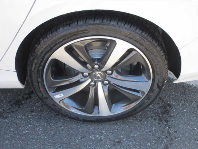 Photo of 2025 Platinum White Pearl Acura TLX