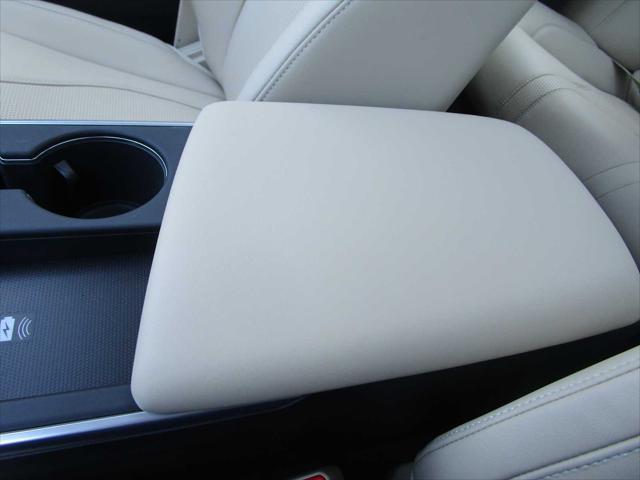 Photo of 2025 Platinum White Pearl Acura TLX