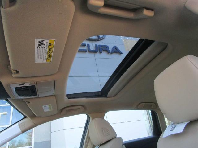 Photo of 2025 Platinum White Pearl Acura TLX