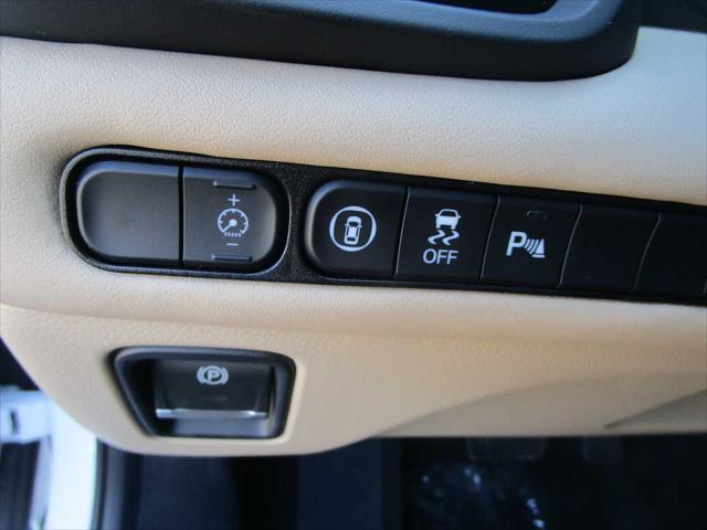 Photo of 2025 Platinum White Pearl Acura TLX