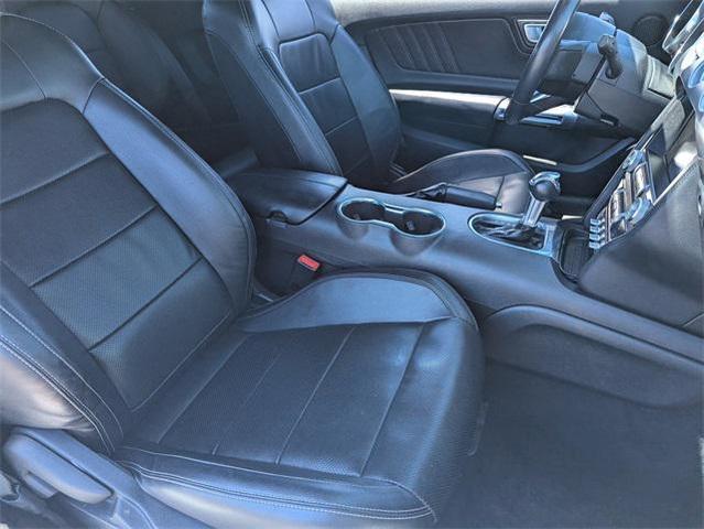 Photo of 2022 Oxford White Ford Mustang