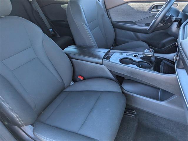 Photo of 2023 Super Black Nissan Rogue