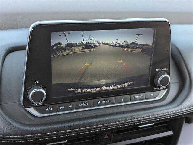 Photo of 2023 Super Black Nissan Rogue