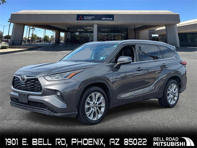Photo of 2021 Magnetic Gray Metallic Toyota Highlander