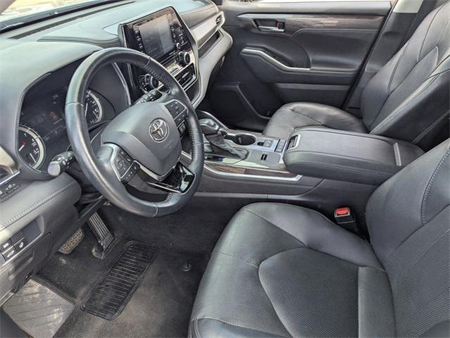 Photo of 2021 Magnetic Gray Metallic Toyota Highlander