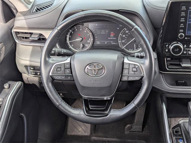 Photo of 2021 Magnetic Gray Metallic Toyota Highlander