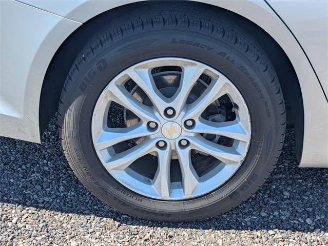 Photo of 2018 Silver Ice Metallic Chevrolet Malibu