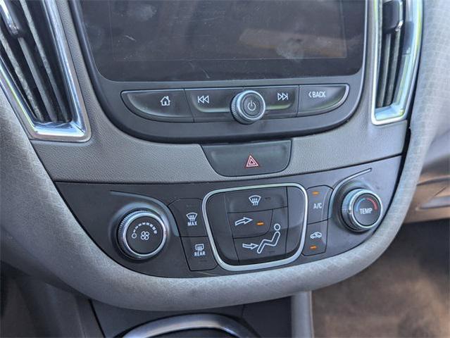 Photo of 2018 Silver Ice Metallic Chevrolet Malibu
