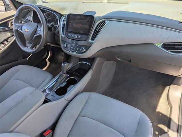 Photo of 2018 Silver Ice Metallic Chevrolet Malibu