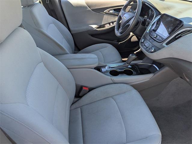 Photo of 2018 Silver Ice Metallic Chevrolet Malibu