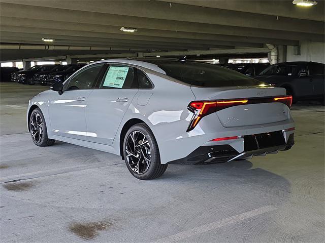 Photo of 2025 Wolf Gray Kia K5