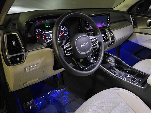 Photo of 2022 Gravity Gray Kia Sorento