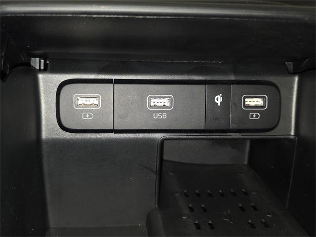 Photo of 2022 Gravity Gray Kia Sorento
