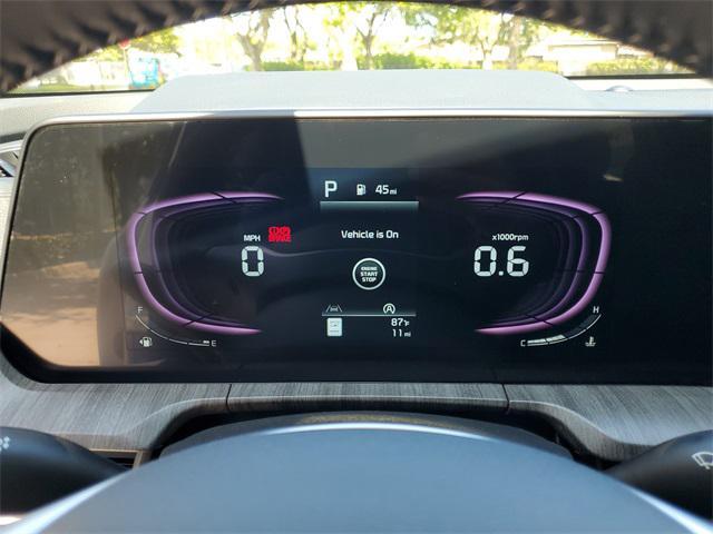 Photo of 2025 Glacial White Pearl Kia Telluride